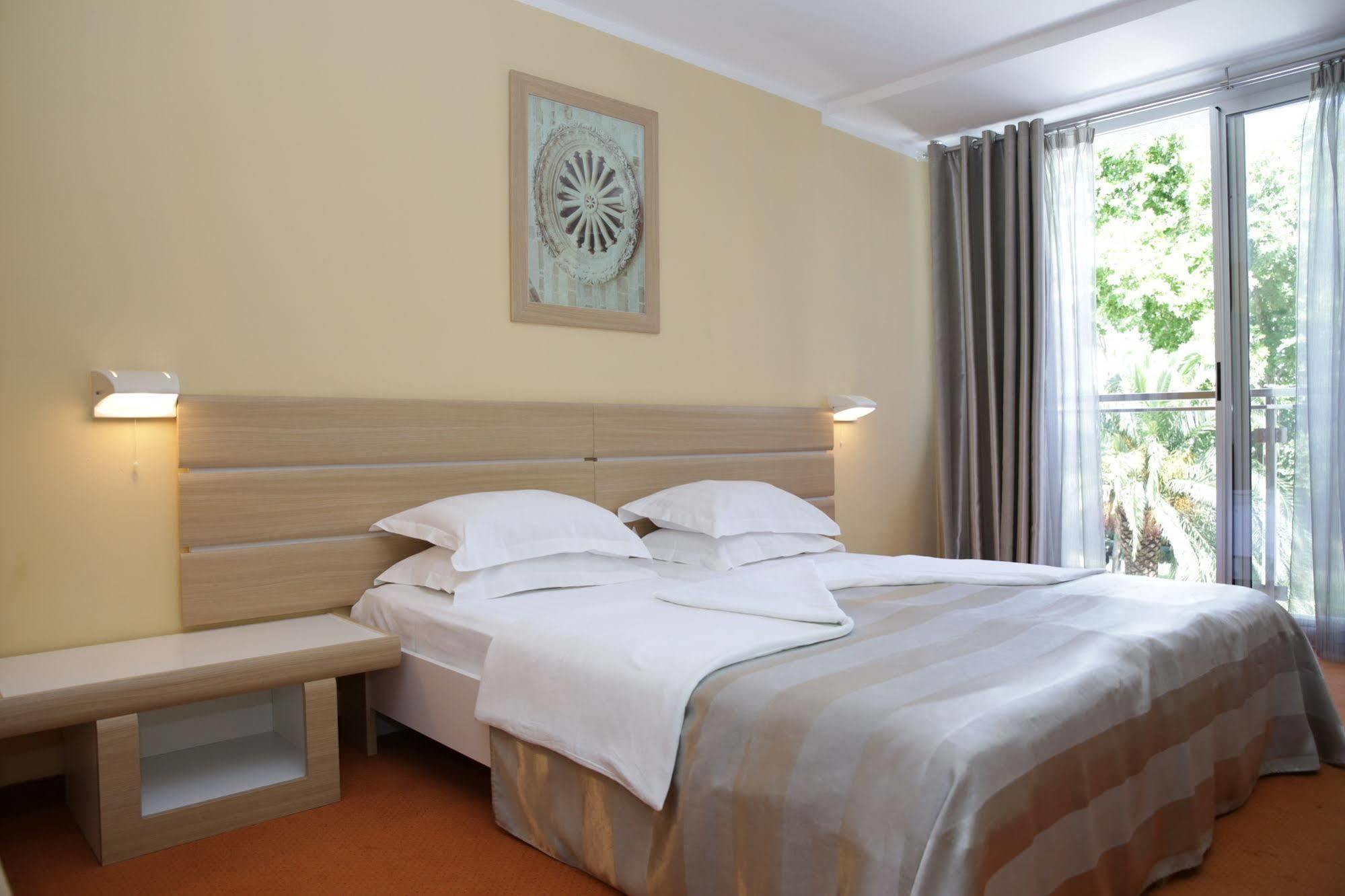 Hotel Tara Бечичі Екстер'єр фото
