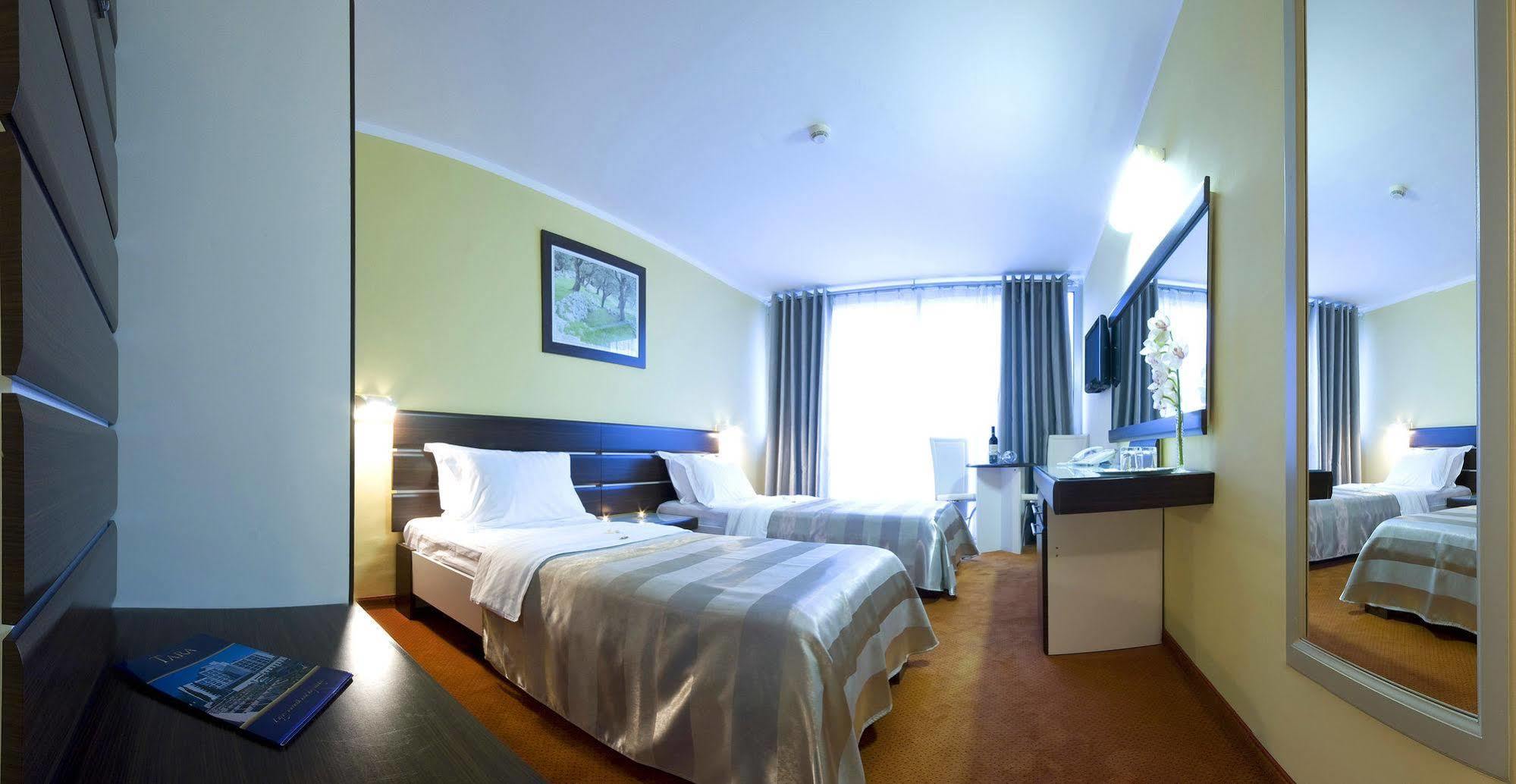 Hotel Tara Бечичі Екстер'єр фото